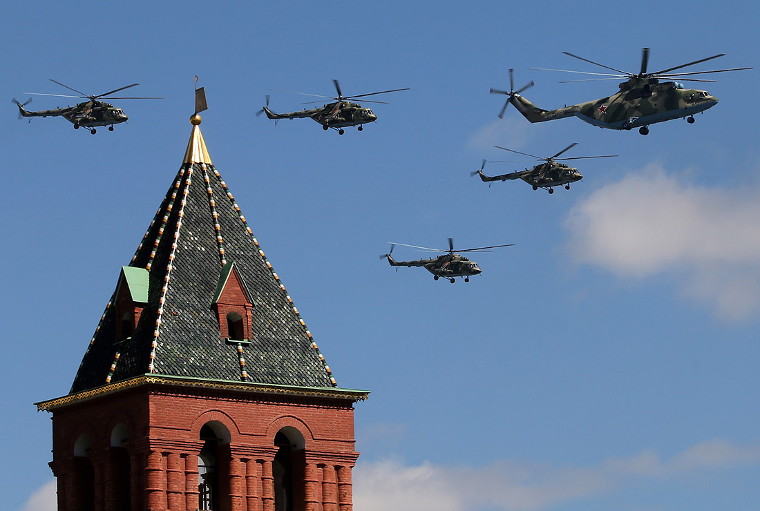 الهليكوبتر الروسية تستعد لذكرى النصر
