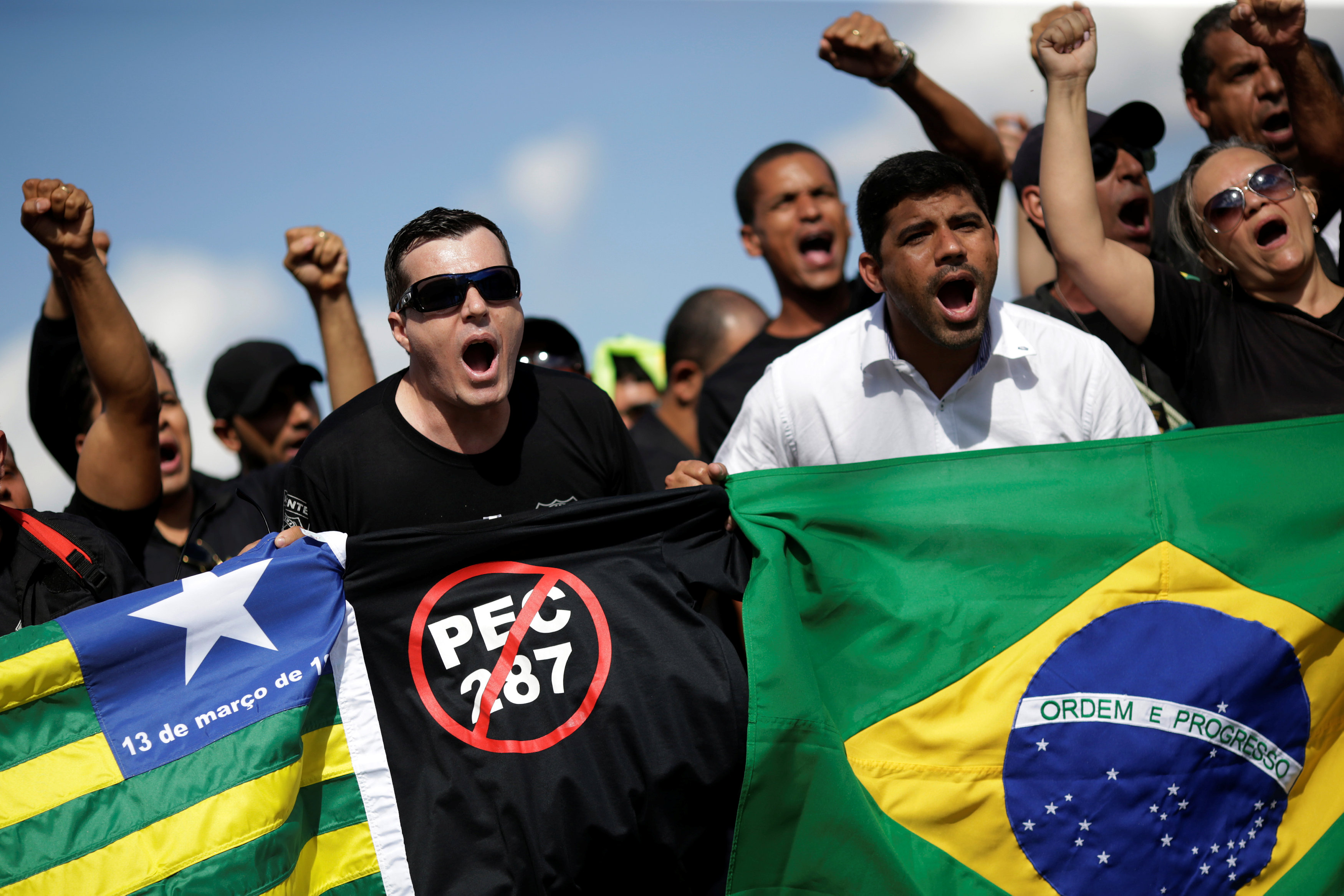 تظاهرة لحراس السجون فى البرازيل ضد قانون اصلاح المعاشات التقاعدية
