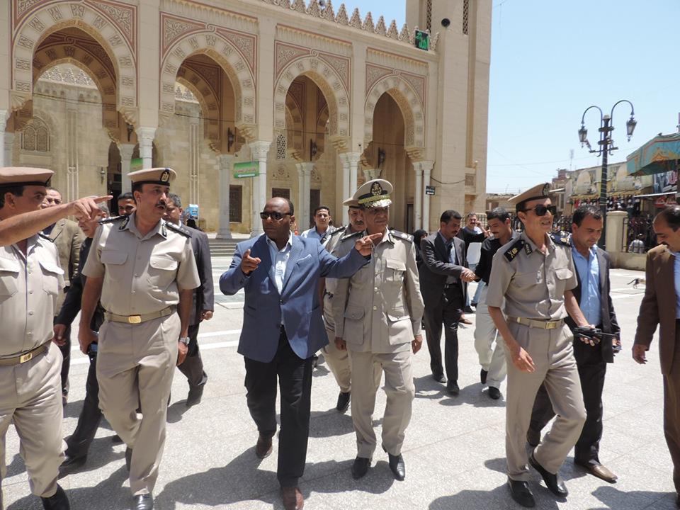 مدير أمن الغربية يتفقد خدمات المسجد الاحمدى