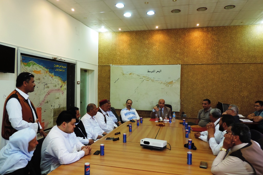 بالصور..مدير أمن مطروح يجتمع بالغرفة التجارية والتموين لضبط السوق قبل