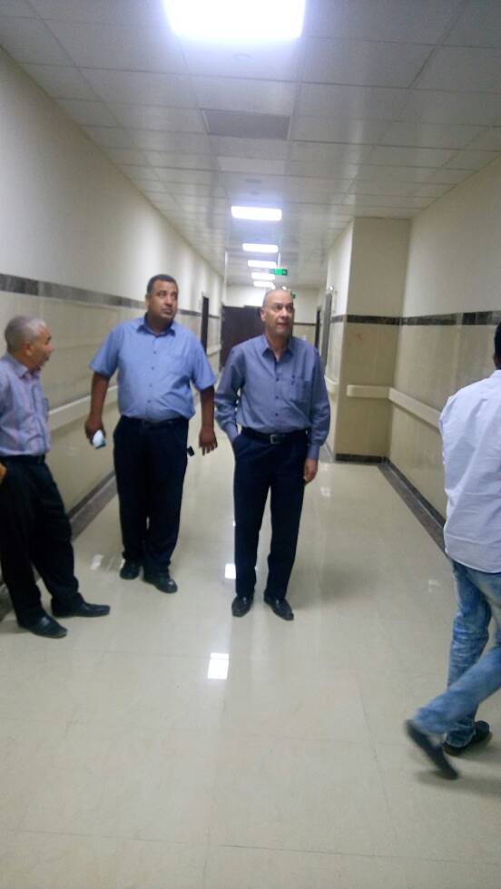 2- جولة وكيل الوزارة ومدير المستشفيات داخل مستشفي ارمنت الجديدة