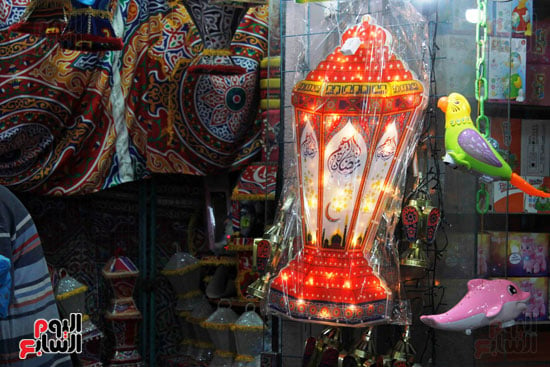 تحولت زينة رمضان إلي مجسمات  ضوئية  
