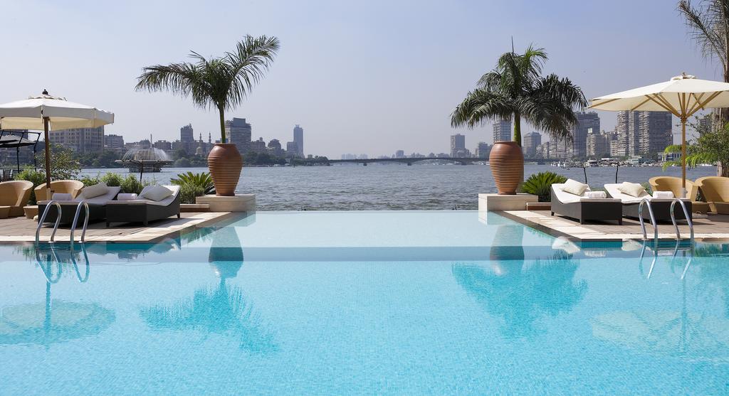 حمام السباحة بفندق سوفتيل الجزيرة القاهرة