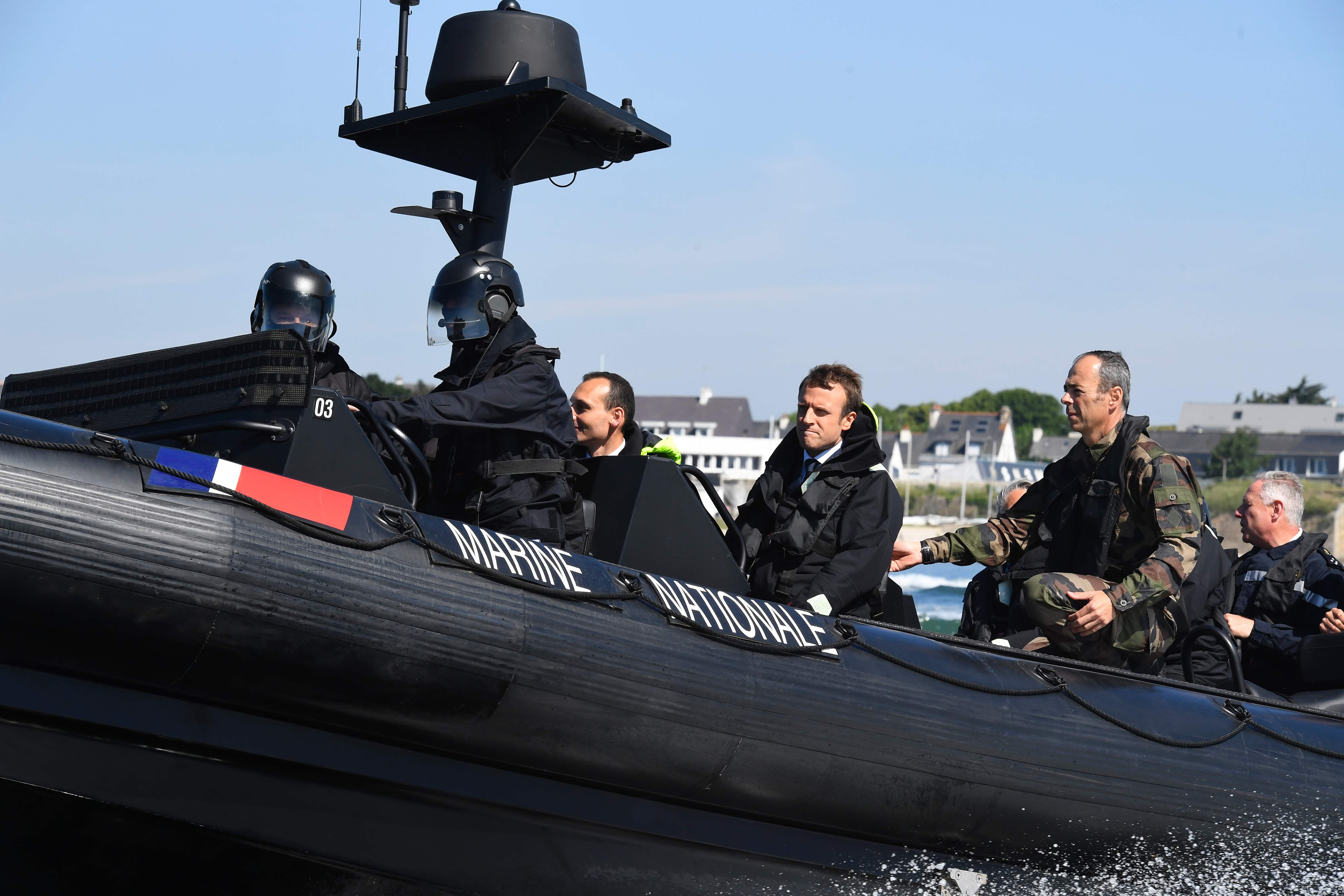 ماكرون يزور أحد وحدات البحرية الفرنسية