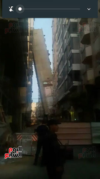 سقوط برج  فى الأزاريطة بالإسكندرية (1)