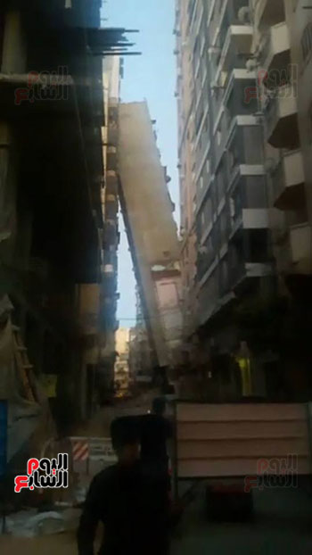 سقوط برج  فى الأزاريطة بالإسكندرية (2)