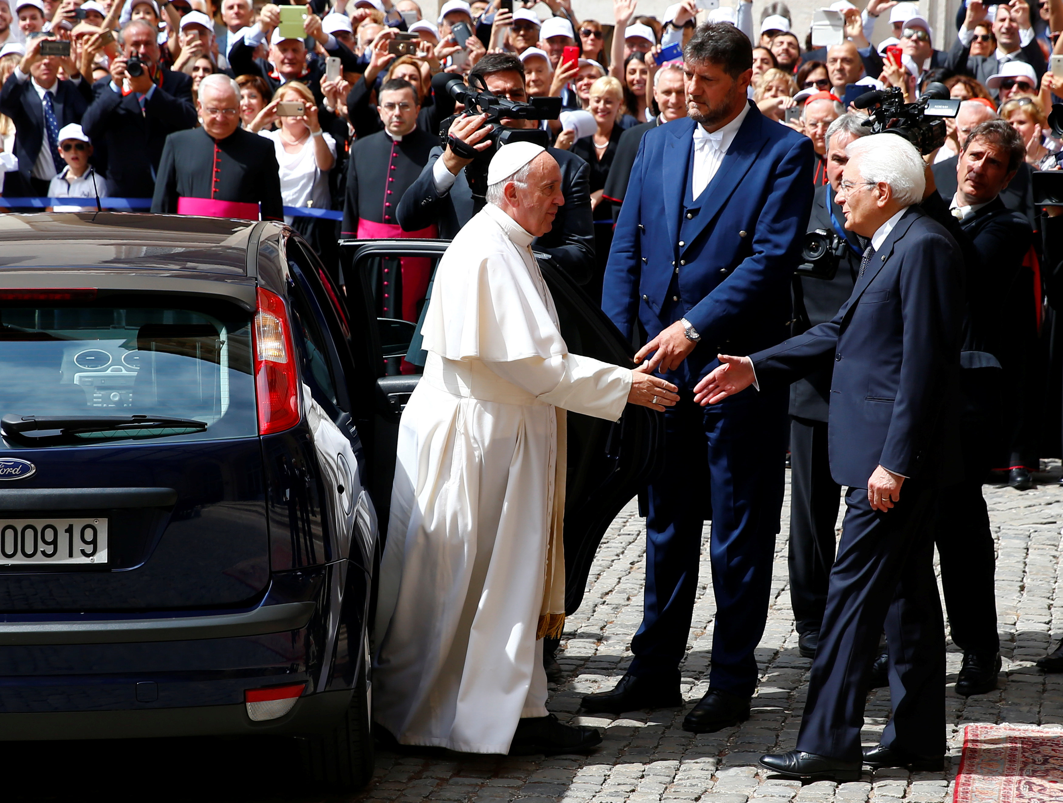 وصول البابا فرانسيس إلى قصر كيرينال فى روما