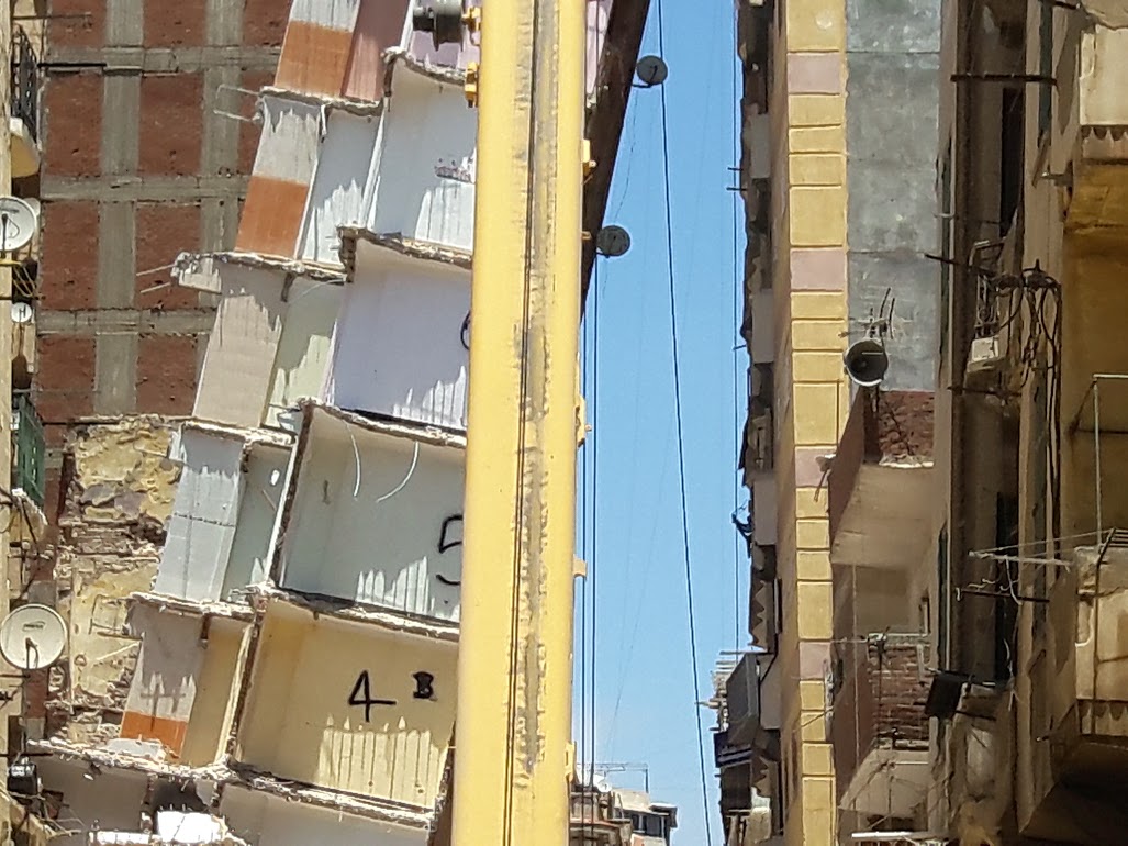 عقار الازاريطة فى يومة التاسع (5)