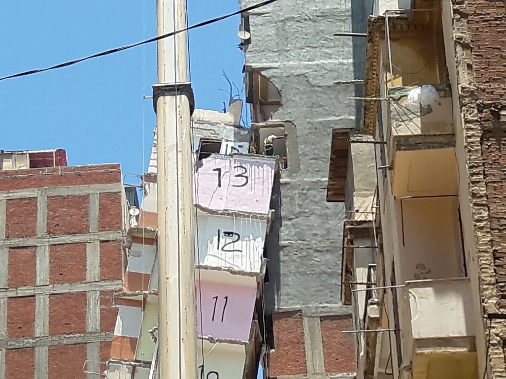 عقار الازاريطة فى يومة التاسع (2)