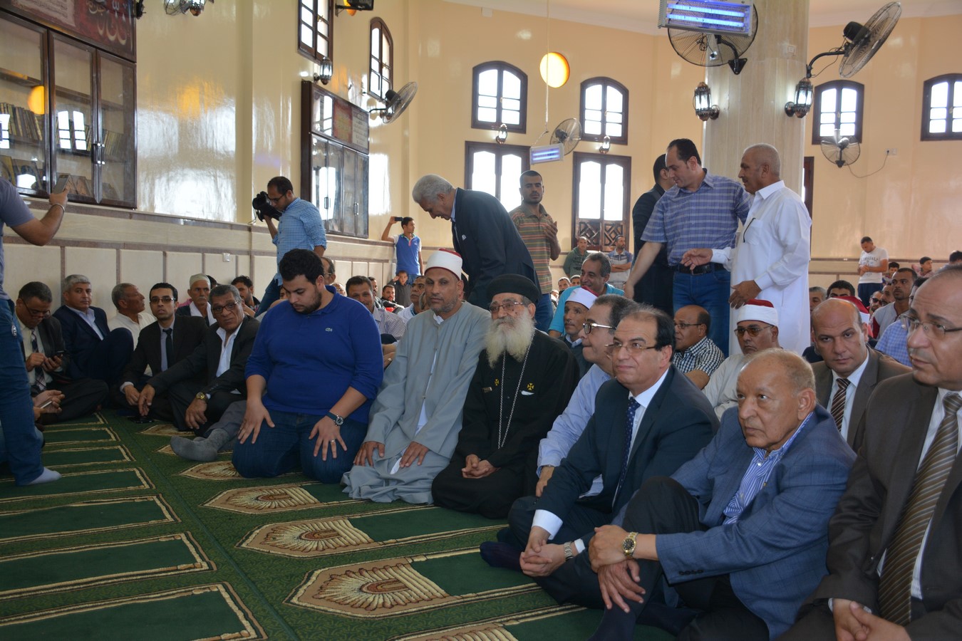 راعى كنيسة دكرنس يشارك فى إفتتاح مسجد بالدقهلية (2)