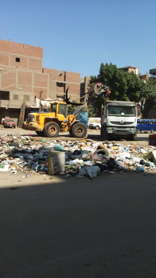 رفع القمامة بإحياء شرق وغرب شبرا الخيمة (6)