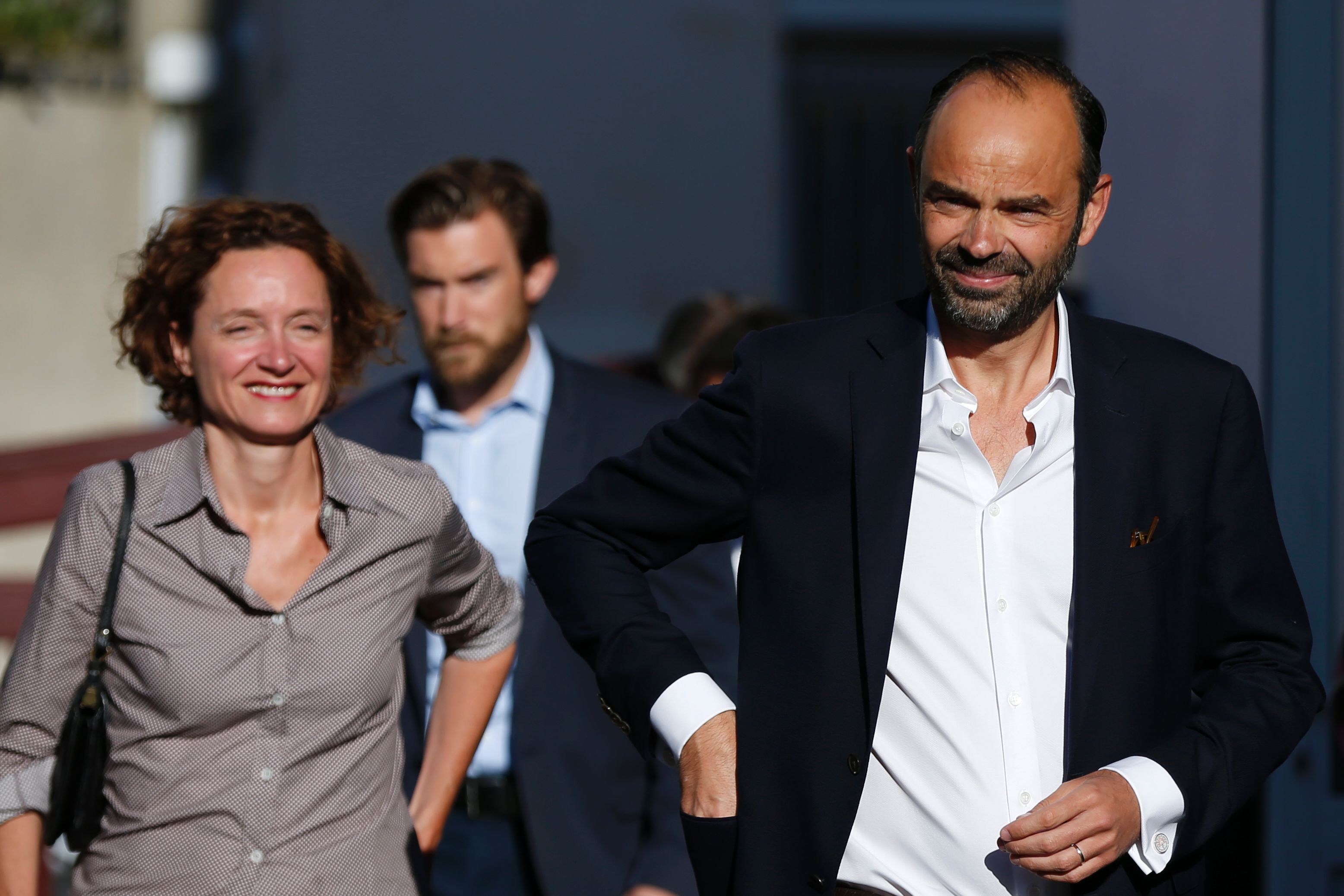 رئيس وزراء فرنسا وزوجته إيديت شابرى فى مقر الاقتراع