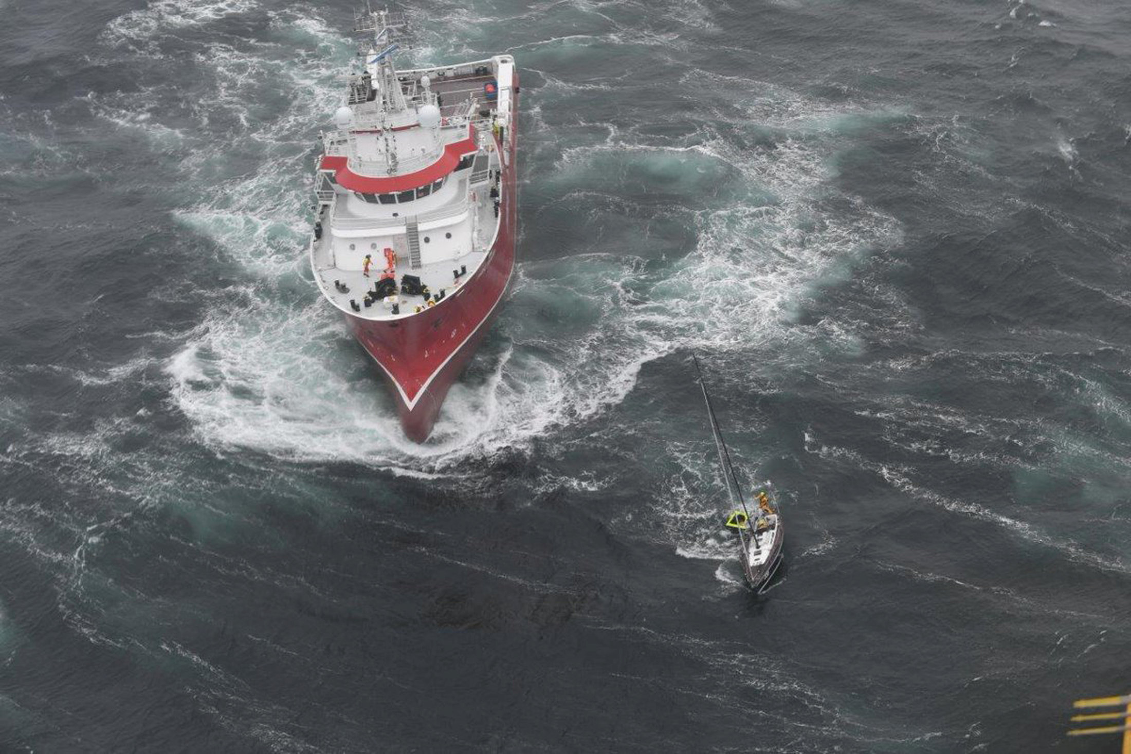 كندا تحاول إنقاذ سفينه شراعية تقطعت بها السبل فى المحيط الأطلسى