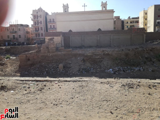 8-   المنطقة الخلفية لكنيسة العذراء على طريق الكباش بالأقصر