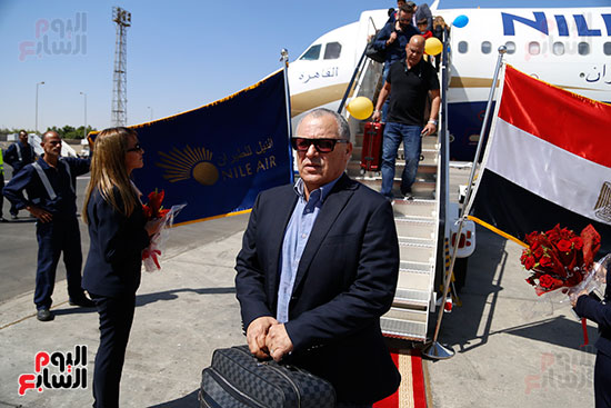 وصول بعثة منتخب مصر إلى مطار القاهرة  (2)