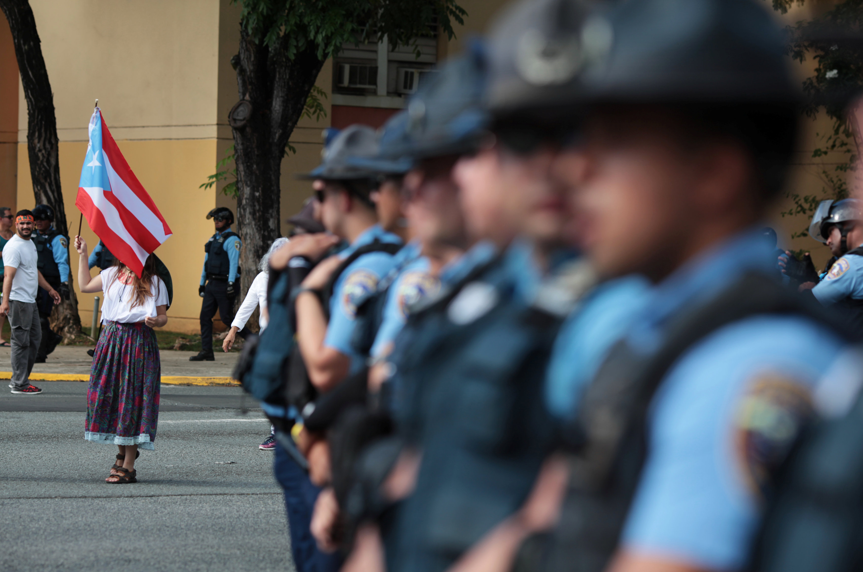الشرطة تنتشر فى ارجاء جزيرة بويرتوريكو