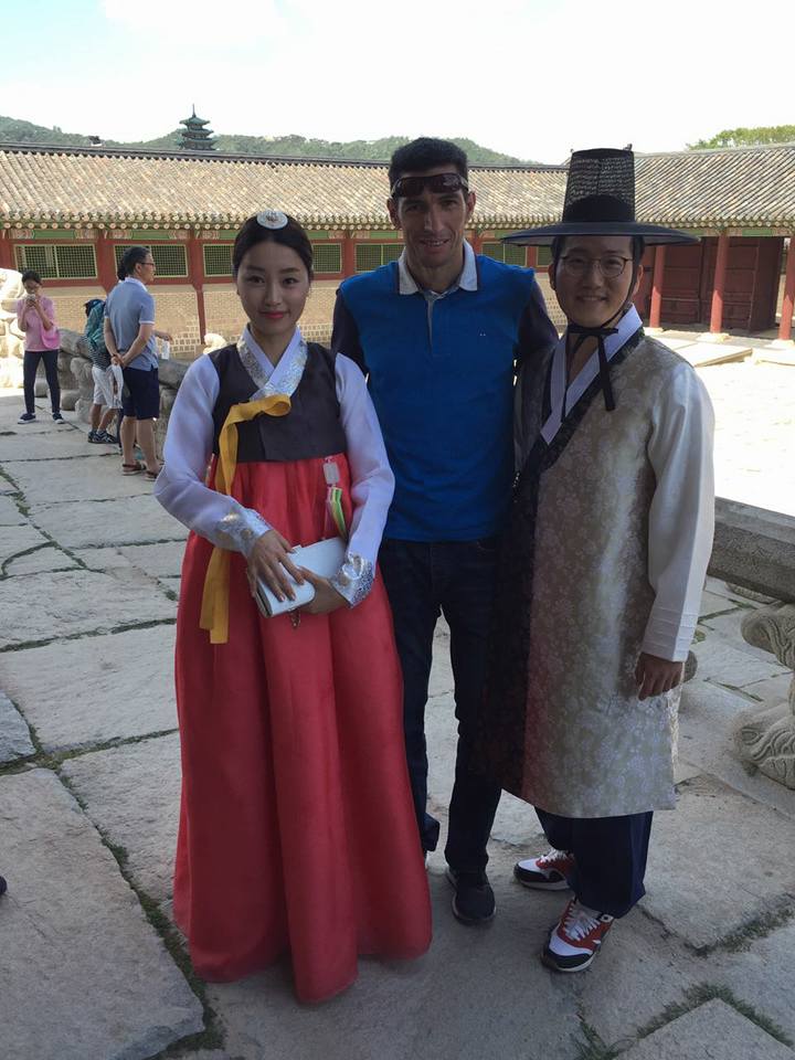 جهاد جريشة في احدى المزارات السياحية بكوريا الجنوبية