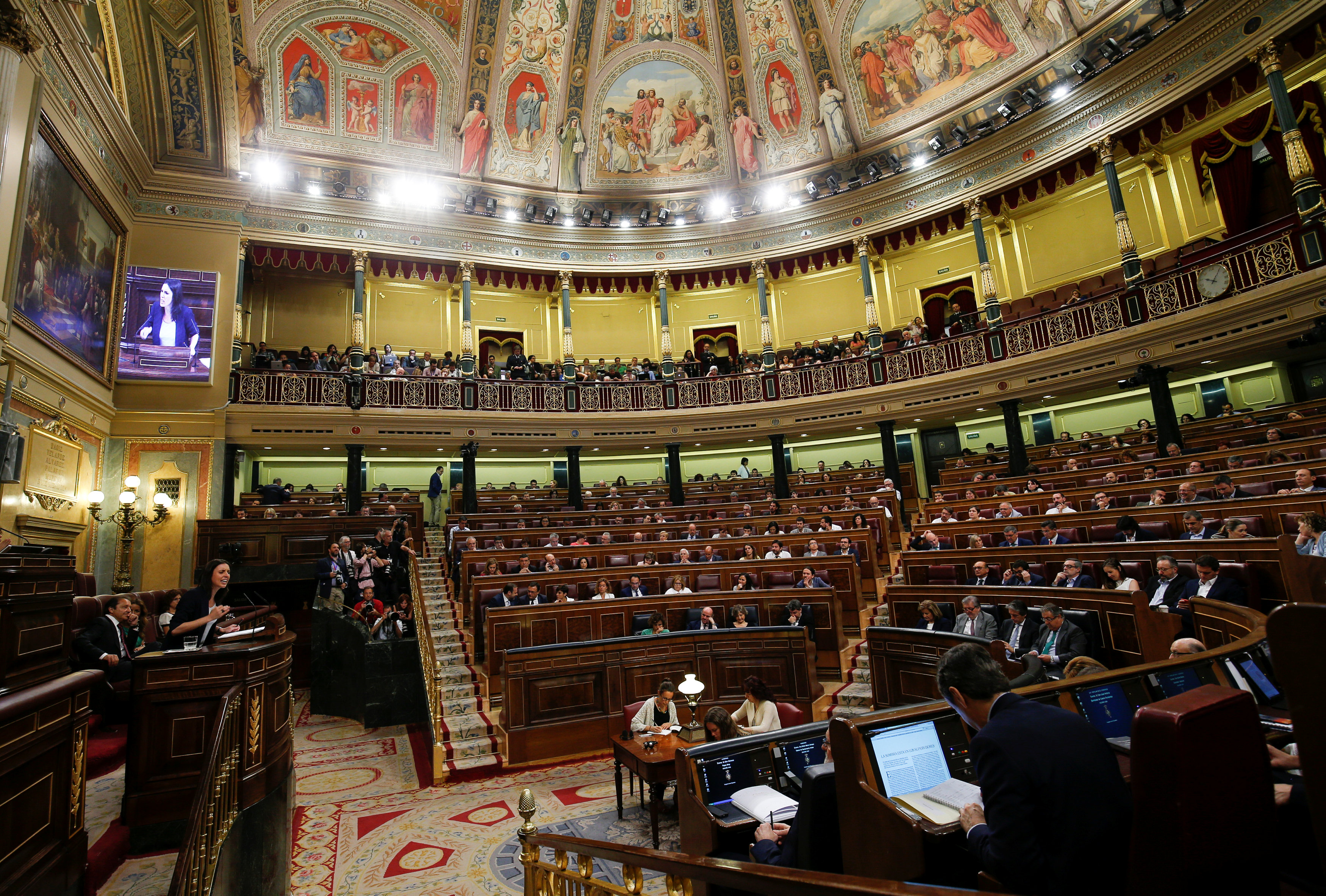 البرلمان الاسبانى يناقش طرح الثقة فى الحكومة