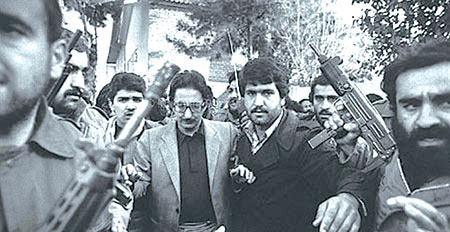 لقطة لبنى صدر فى إيران بعد الثورة