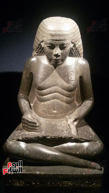 تمثال للكاتب امنحتب بن حابو بالمتحف
