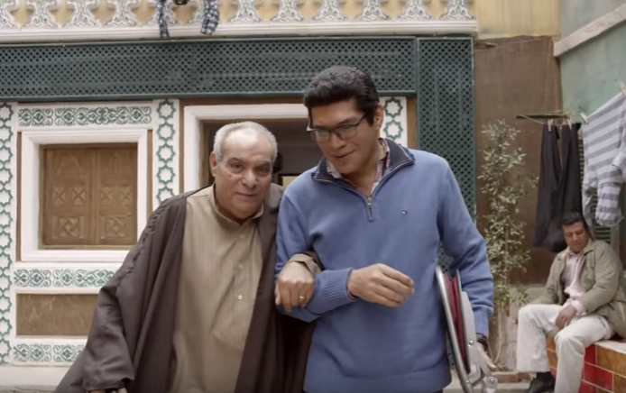 الفنان المرسي ابو العباس مع باسم السمرة في مسلسل بين السرايات