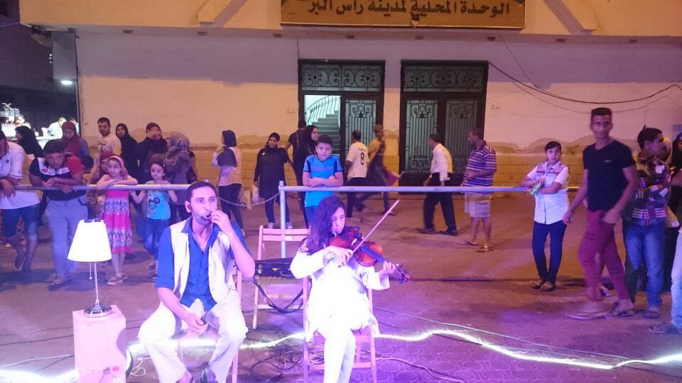 فرقة محطات تقيم حفل فنى بشارع النيل  (1)