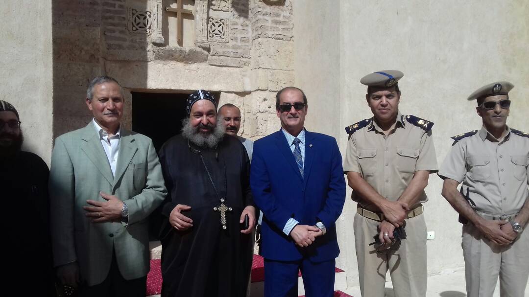 اللواء هشام لطفى مساعد وزير الداخلية يتفقد الأديرة والكنائس بسوهاج  (3)