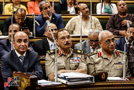 الجلسة العامة للبرلمان (13)