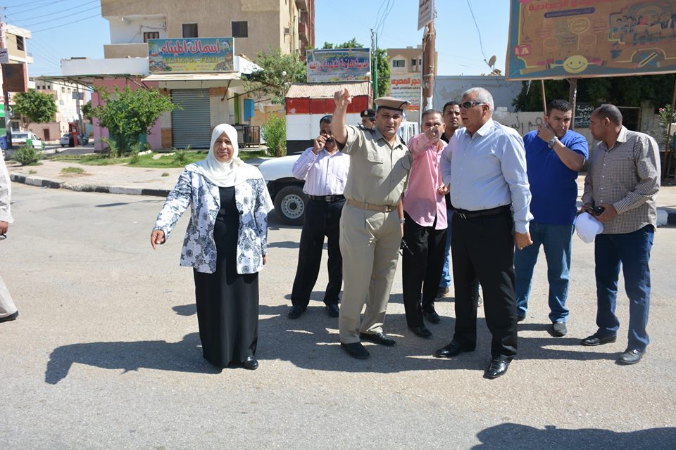 محافظ الوادى الجديد يوجه بتطوير ميدان البساتين بالخارجة   (3)