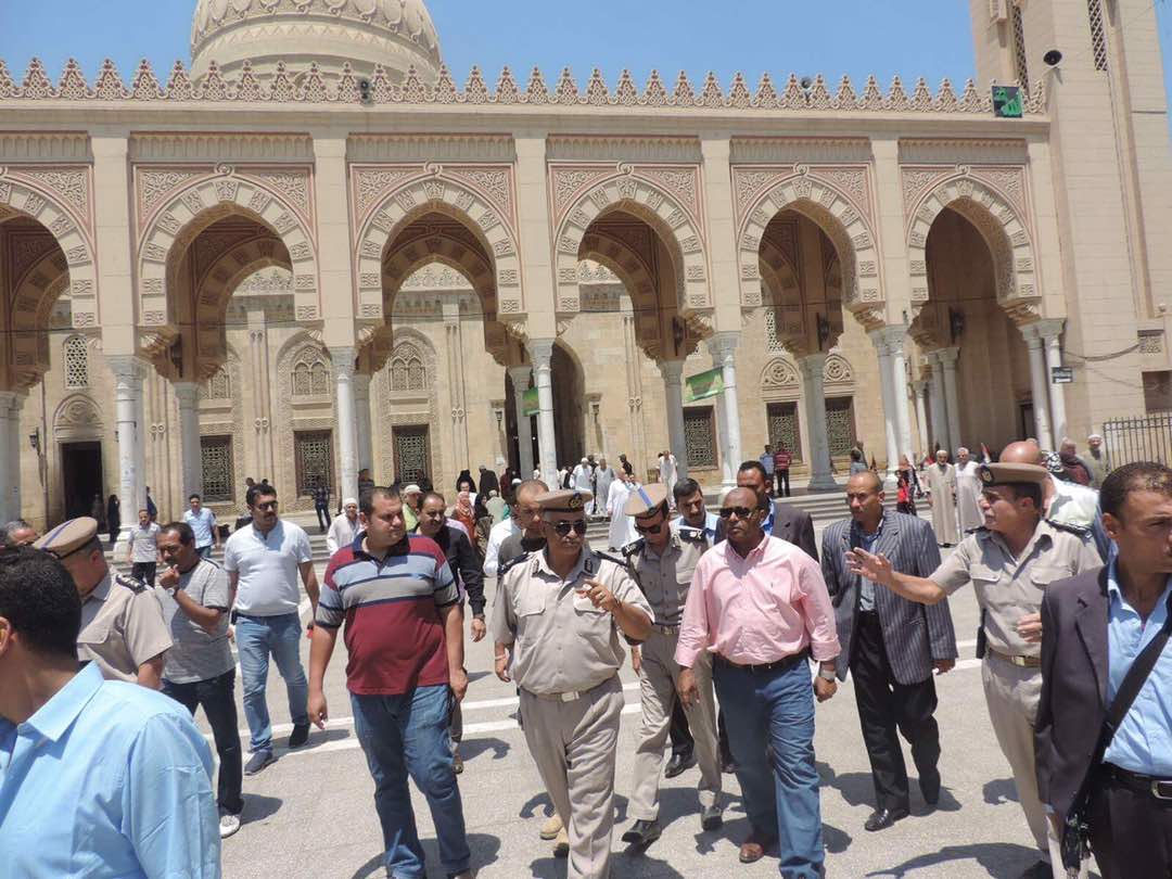 مدير أمن الغربية يتفقد خدمات تأمين المسجد الأحمدى بطنطا ومركز شرطة المحلة (7)