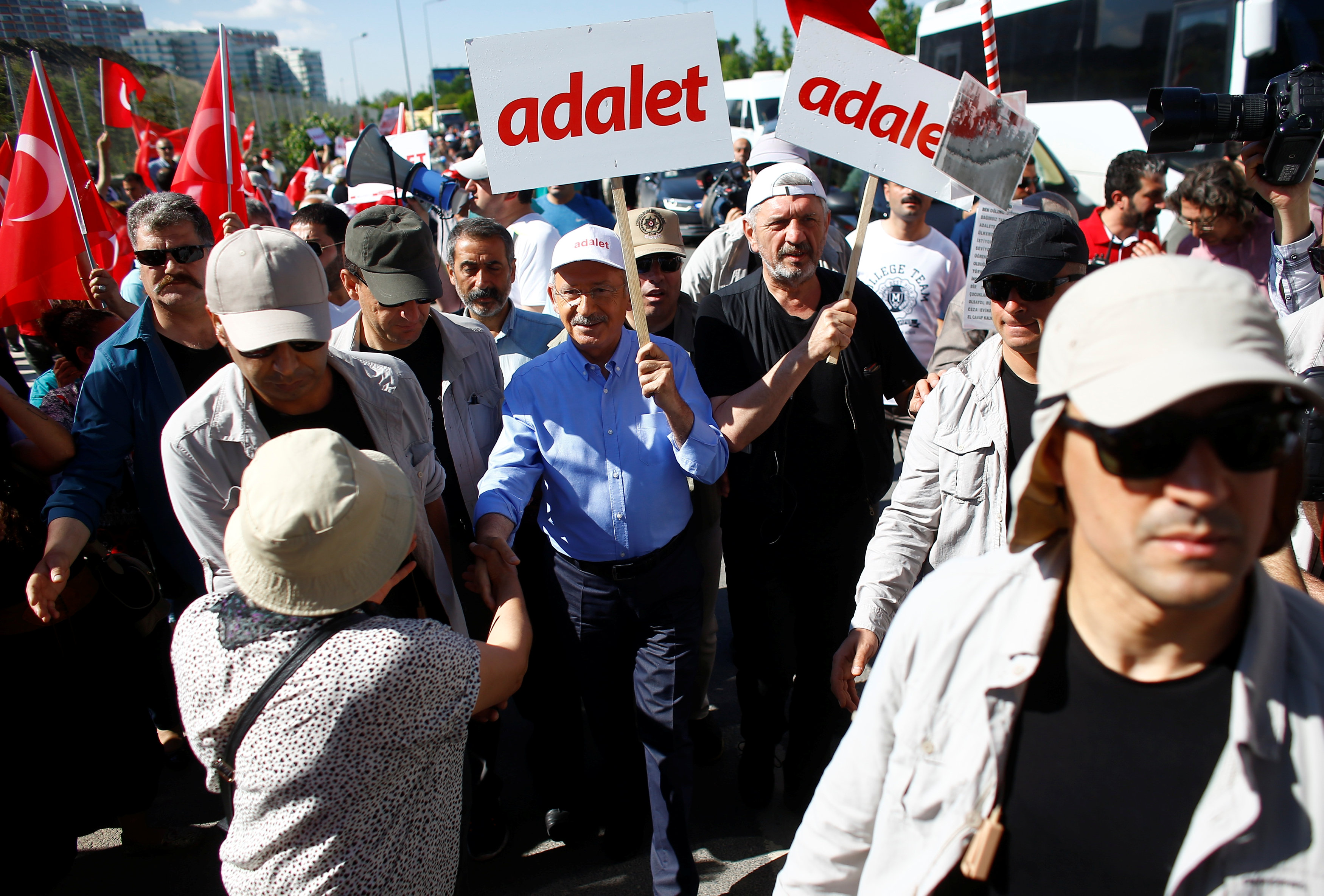 مظاهرة ضد اعتقال برلمانى معارض فى تركيا