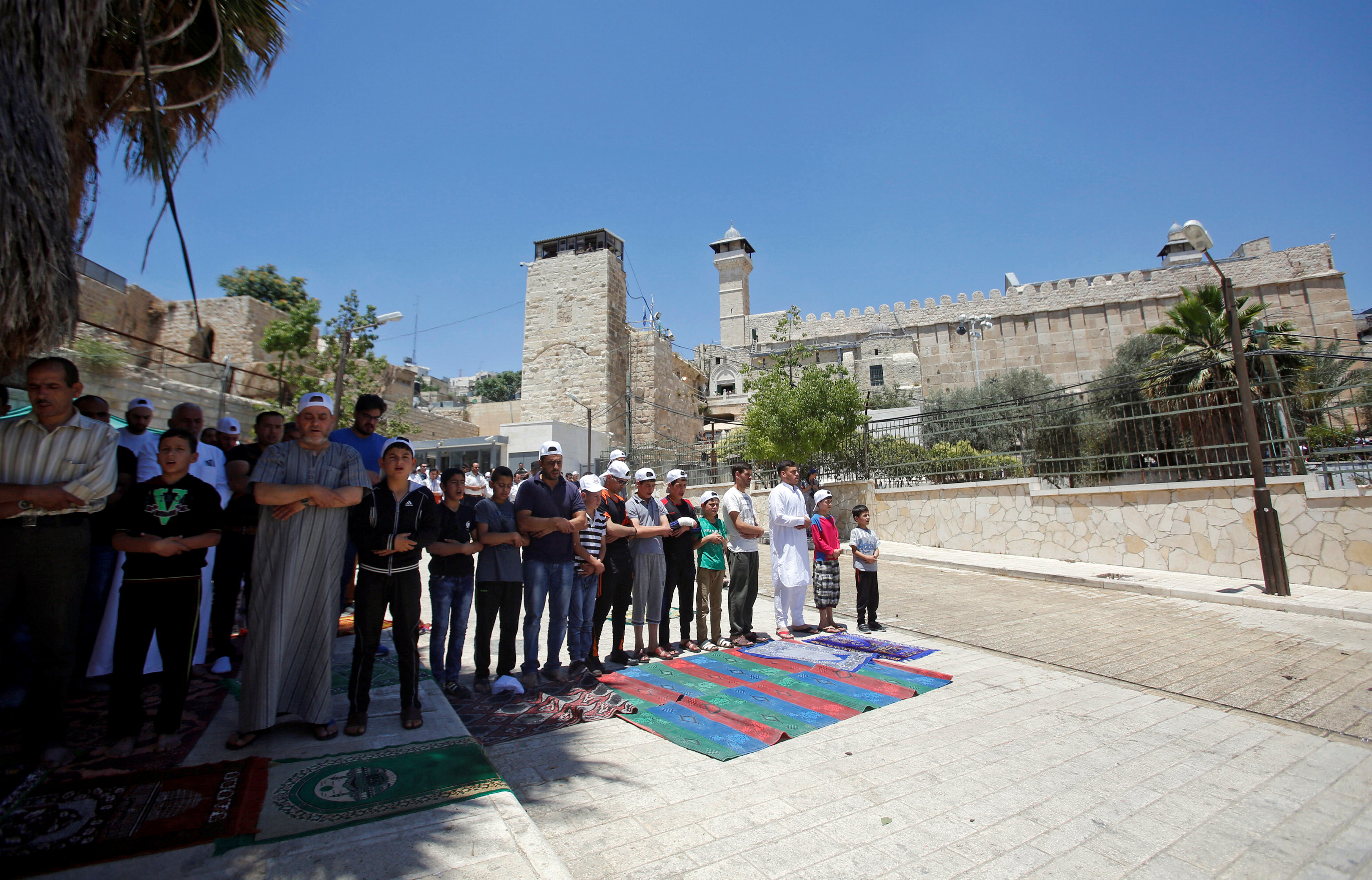جانب من صلاة الفلسطينيين فى المسجد الأقصى