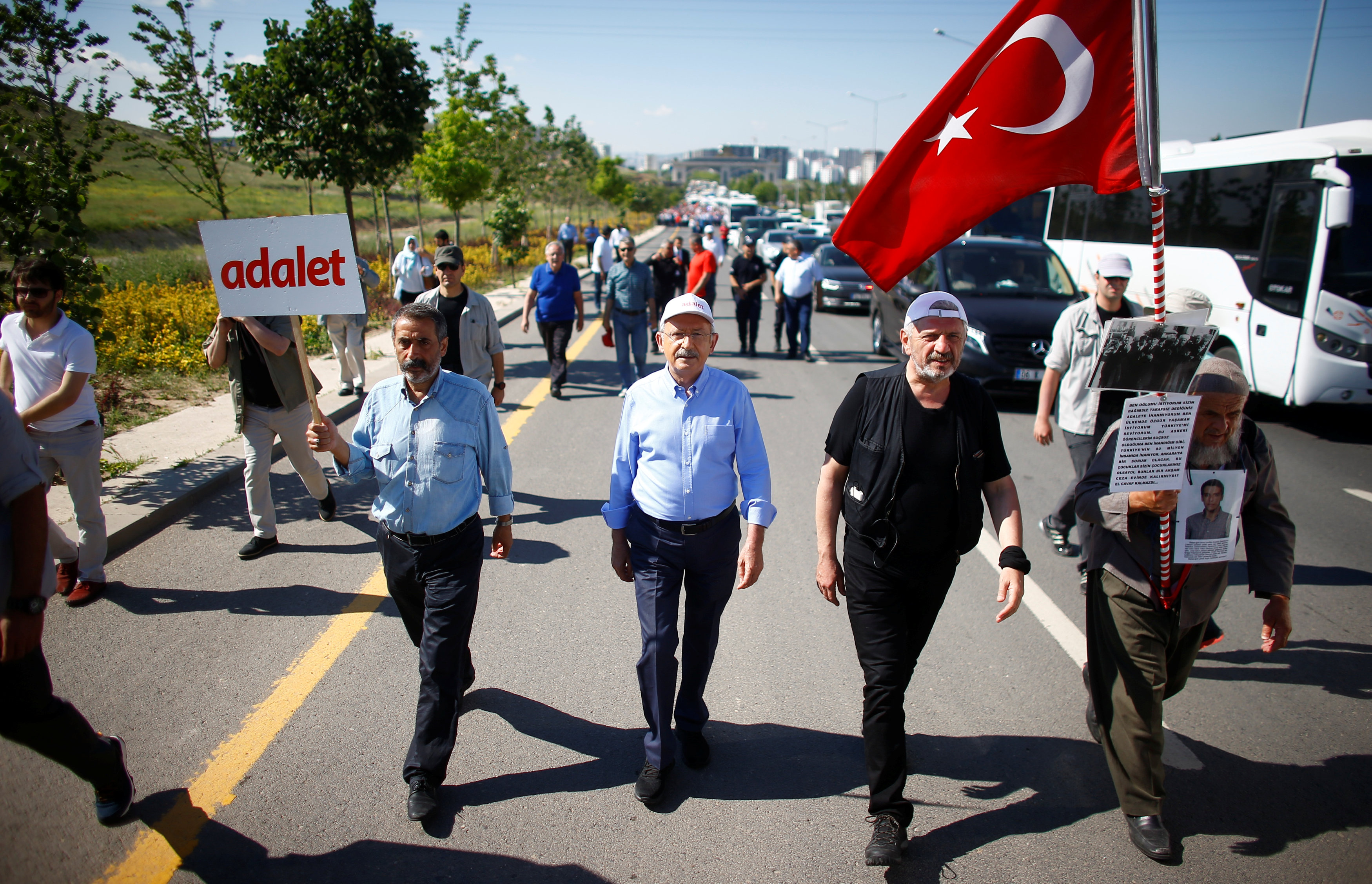 مسيرة من أنقرة لإسطنبول اعتراضا على اعتقال برلمانى معارض