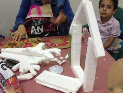 أطفال محافظة المنيا يستغلون خامات البيئة فى متحف ملوى (6)