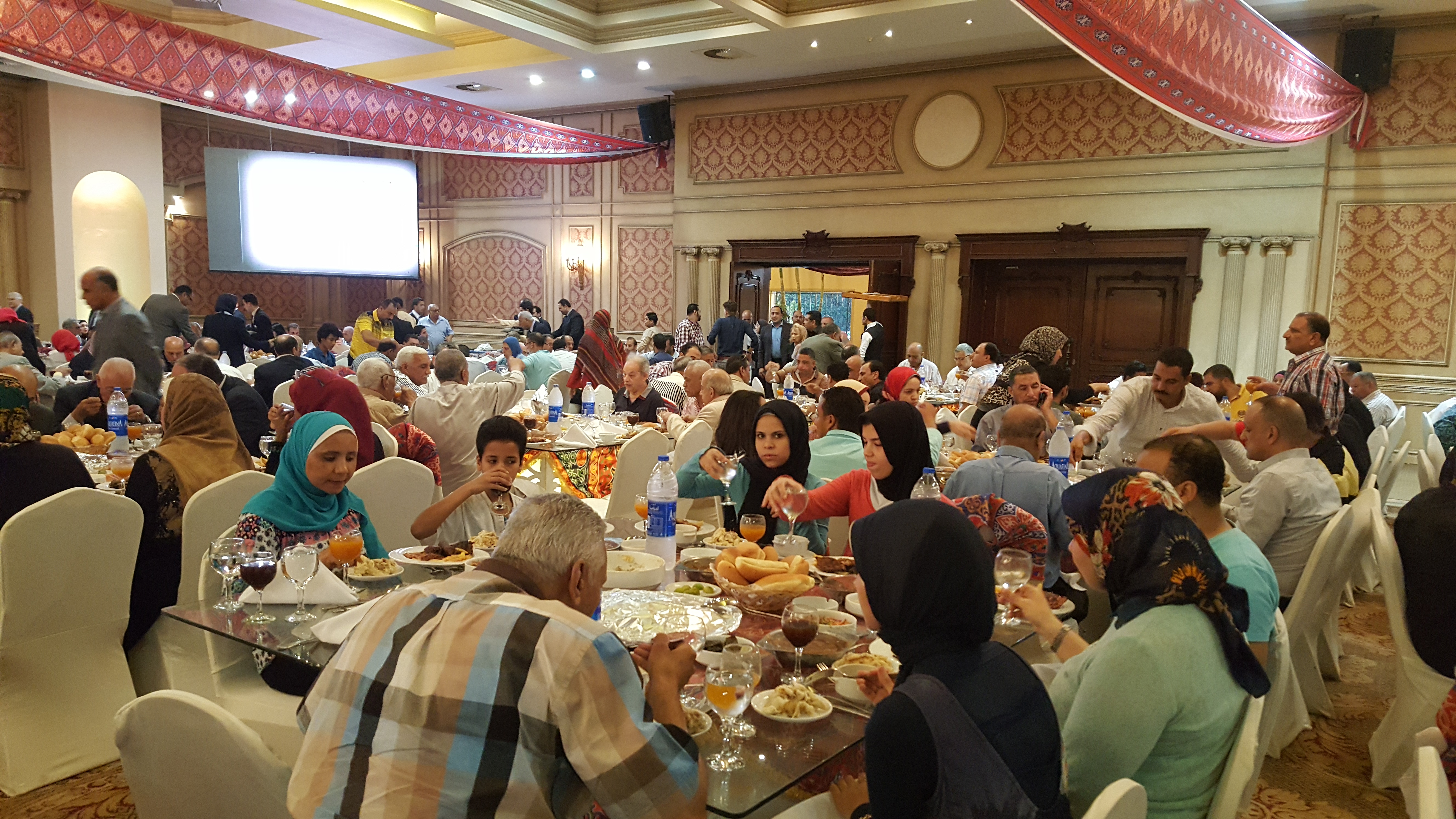قيادات الإسكندرية ونوابها يشاركون إفطار الغرفة التجارية السنوى (1)