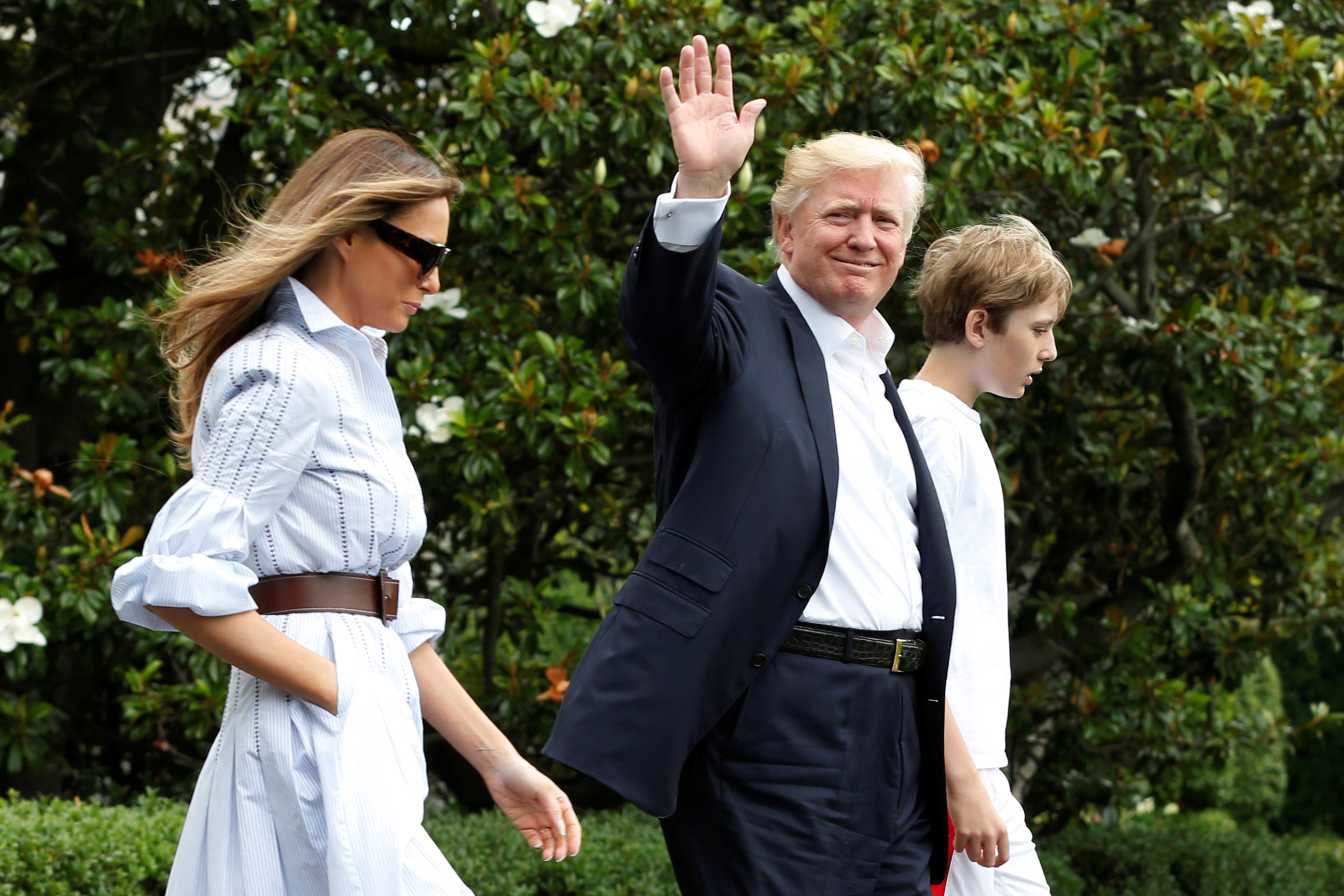 ترامب وزوجته يغادران البيت الأبيض