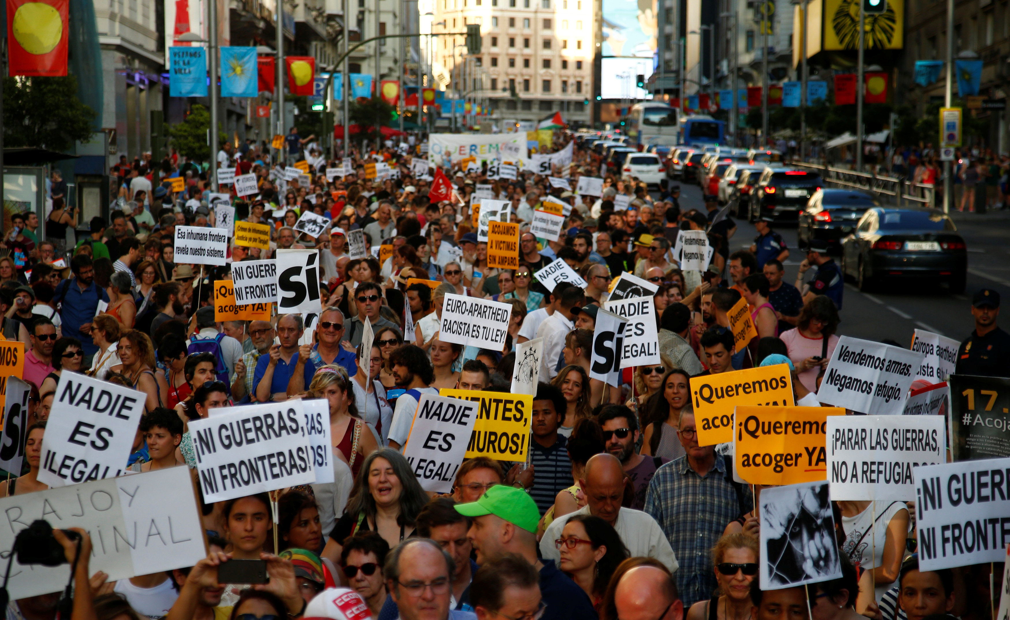 آلاف المتظاهرين فى مدريد للمطالبة باستقبال اللاجئين