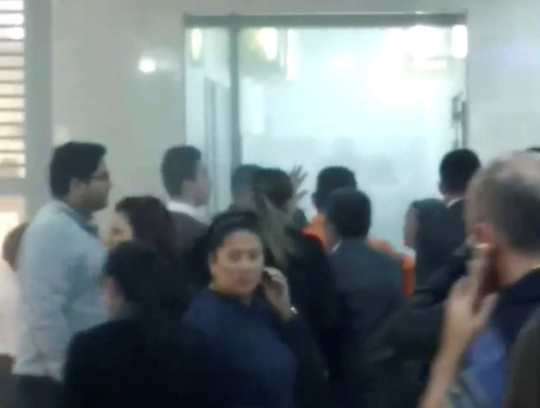 لحظة التفجير داخل مركز تجارى فى كولومبيا