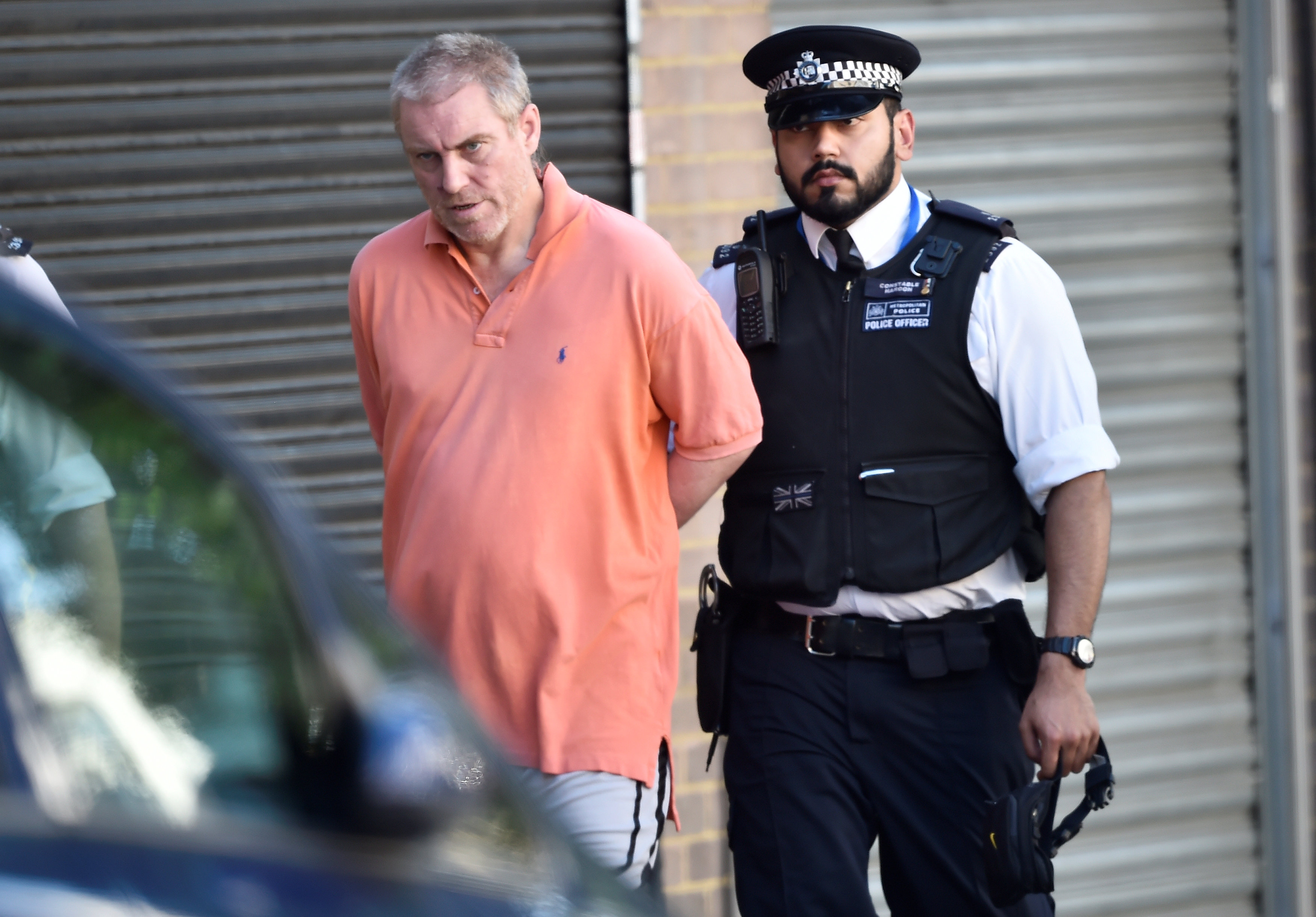 الشرطة البريطانية تعتقل رجل مشتبه به