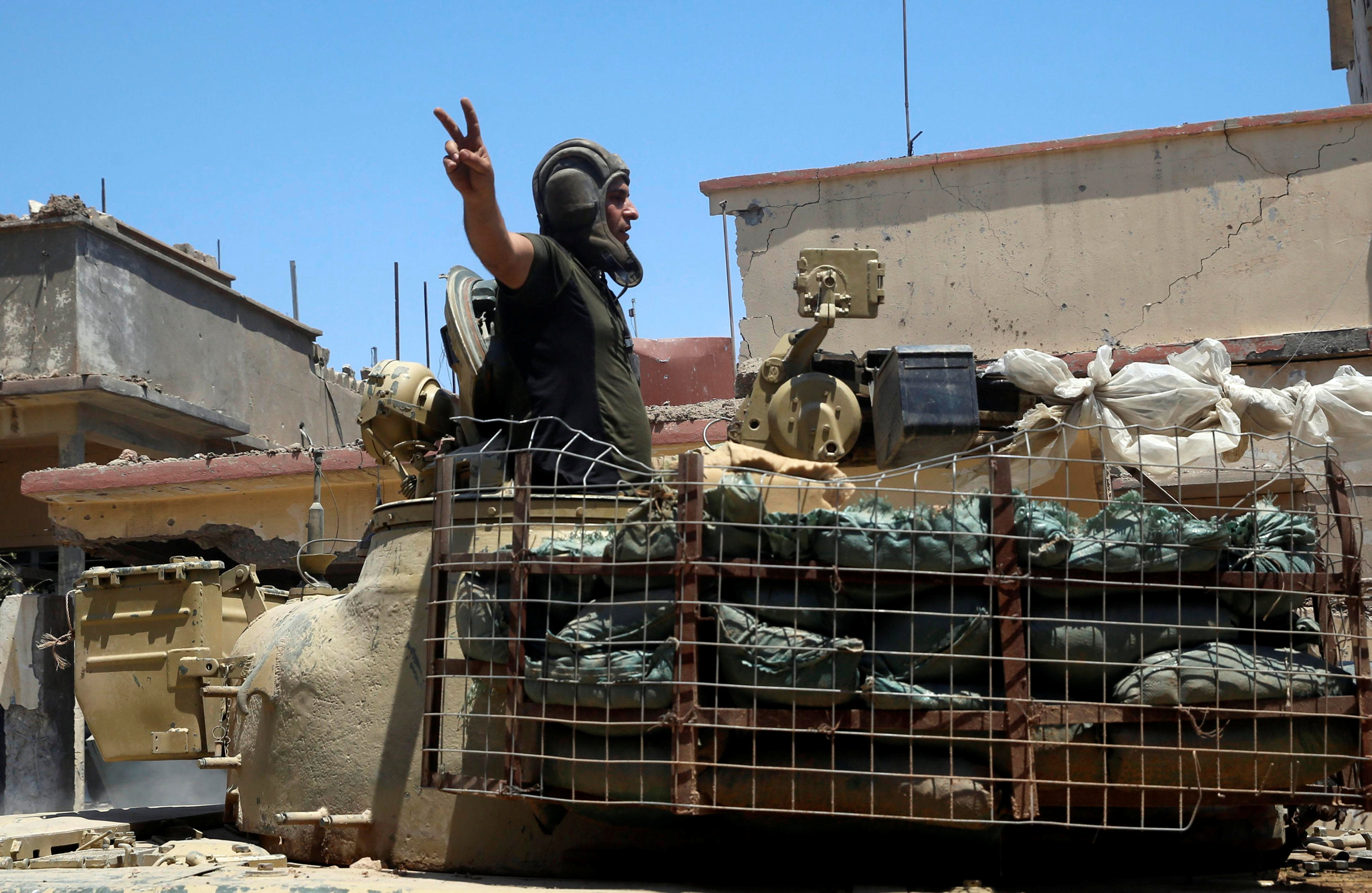 القوات العراقية تقتحم الموصل