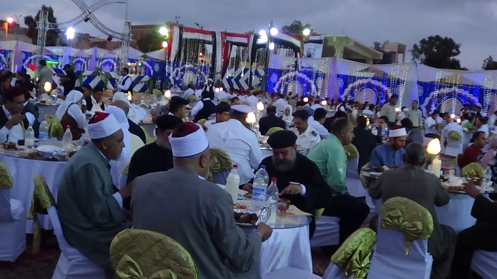 مديرية امن مطروح تنظم افطارا وليلة رمضانية (3)