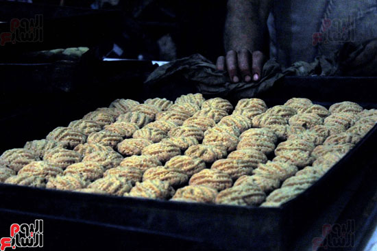 تسوية--كعك-العيد-في-الأفران-القديمة----تصوير-محمد-عوض--(23)