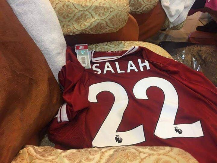 القميص المتدوال لمحمد صلاح مع ليفربول