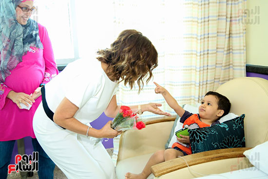 سميرة-سعيد-تزور-مستشفى-سرطان-الأطفال-(8)