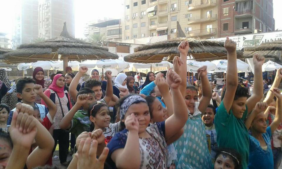 بلدية المحلة ينظم حفل ابطال للاطفال الايتام (1)