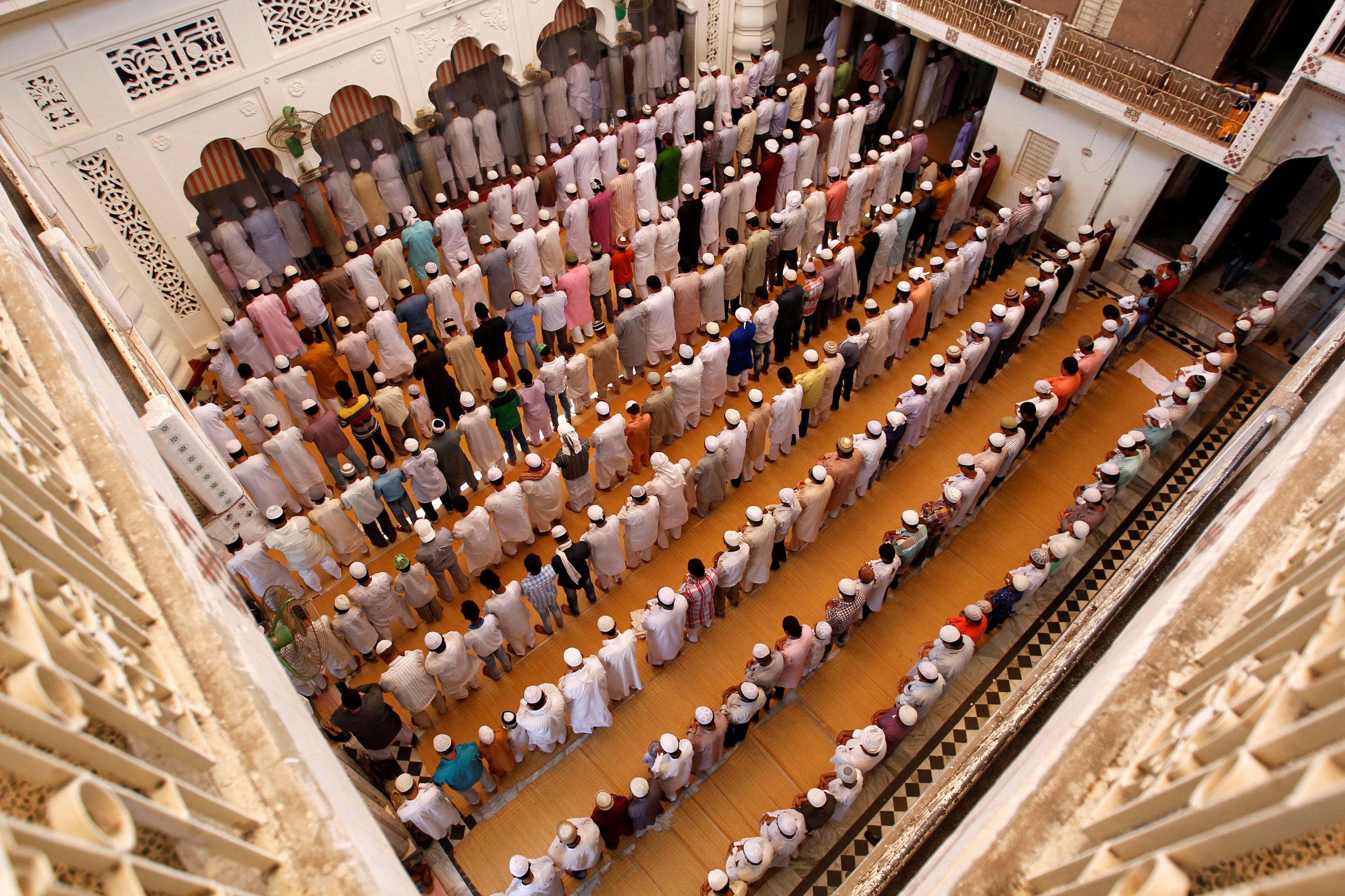 صلاة الجمعة فى مسجد الجامع الكبير