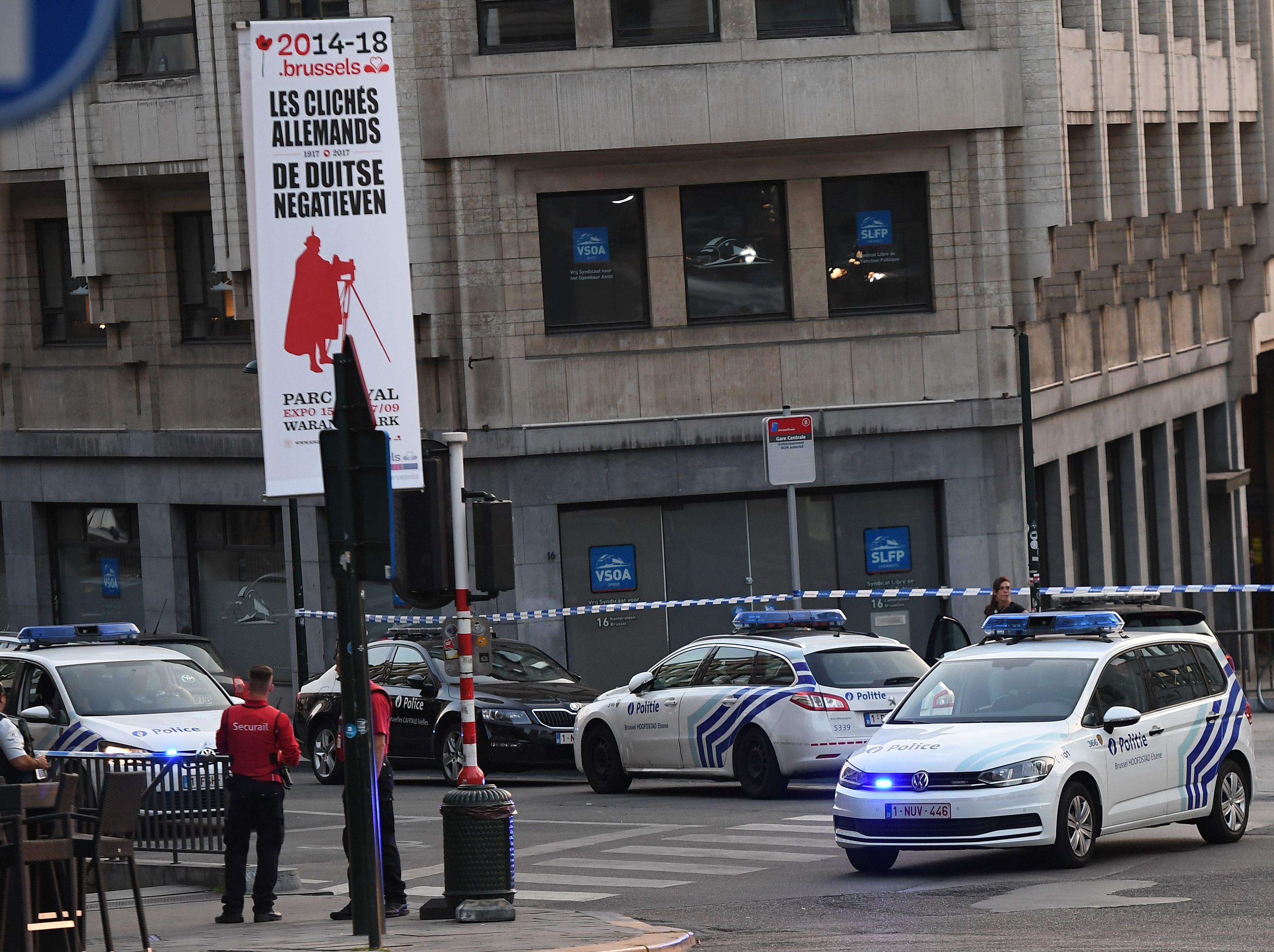وصول الشرطة إلى موقع حادث بروكسل