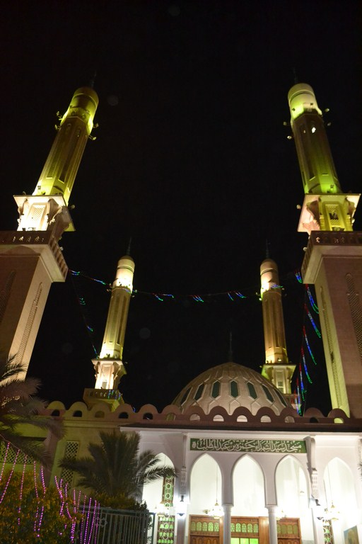 محافظ السويس والقيادات يحتفلون بذكري ليلة القدر بمسجد سيد الشهداء (4)