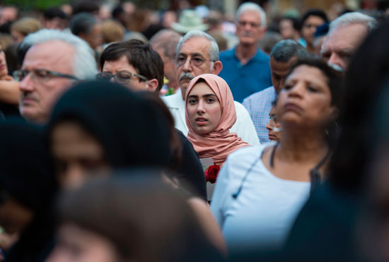 المئات يشاركون فى وداع نبرة حسانين المواطنة المصرية التى قتلت فى فيرجينيا الأمريكية