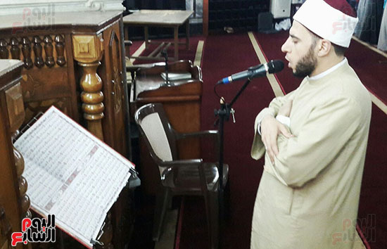 قراءة القران في مسجد المجمع الاسلامي